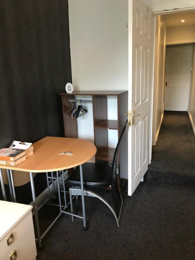 Private Double Room Near City Centre, コヴェントリー エクステリア 写真